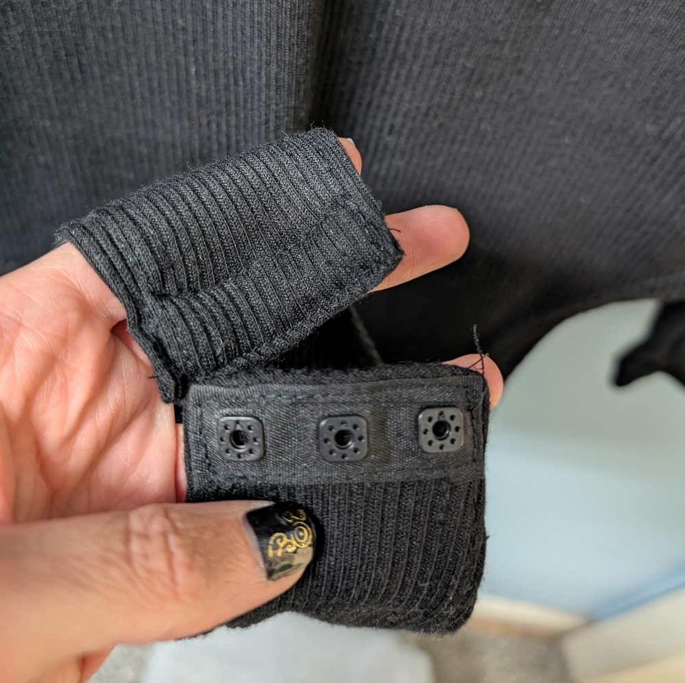 PrettyLittleThing Black Long Sleeve Bodysuit - Picture 5 of 5
